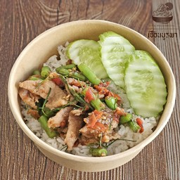 ข้าวหมูผัดกะปิถั่วแขก