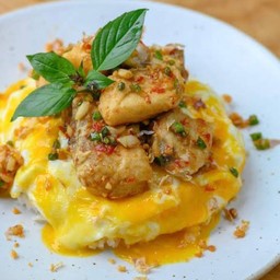 ข้าวผัดกระเพราปลากระพงไข่ข้น