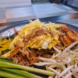 ผัดไทยกุ้งสด และ มันกุ้ง