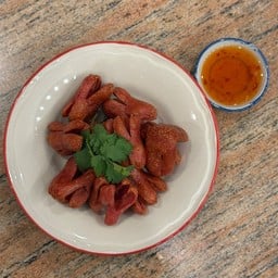 ไส้กรอกแดงในตำนานทอด