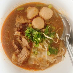 ก๋วยเตี๋ยวเนื้อ+ลูกชิ้นเนื้อ