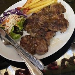 สเต็กเด็กแนว สาขา แยกนาก่วม ลำปาง