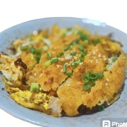 ข้าวหน้าคัดสึด้งหมู
