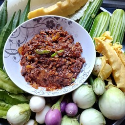 ชุดน้ำพริกปลากระป๋องผักรวม ชุดใหญ่+ไข่ต้ม 2 ฟอง