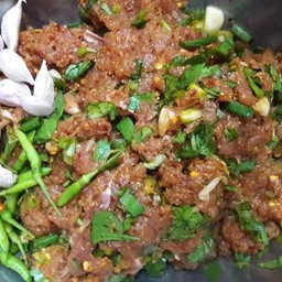 ก้อยหมูดิบ