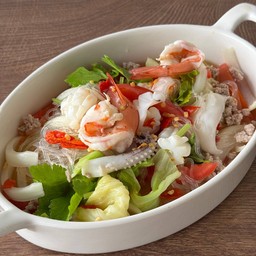 ยำวุ้นเส้นรวมมิตรทะเล