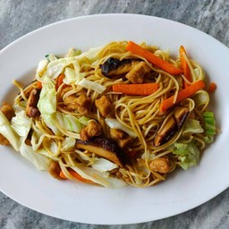 ผัดหมี่ซั่วเห็ดหอม(เจ)