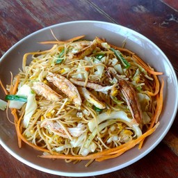 ผัดหมี่ซั่วก้ามอ่อนปู