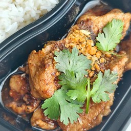 หมูกระเทียม