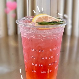 Rose’ lemon soda