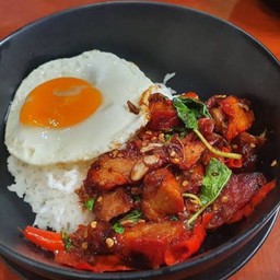 กะเพราหมูแดง