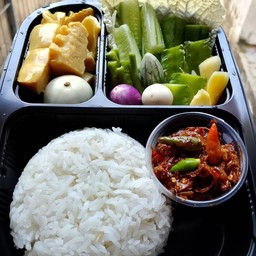 ชุดข้าวน้ำพริกปลากระป๋อง ผักรวม+ไข่ต้ม1ฟอง