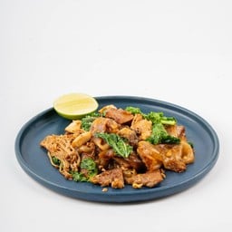 ผัดซีอิ๊วไก่