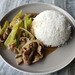 ข้าวราดผัดพริกหยวก