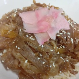 ข้าวหน้าเนื้อญี่ปุ่น