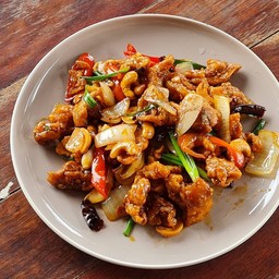 ไก่ผัดเม็ดมะม่วง (กับข้าว)