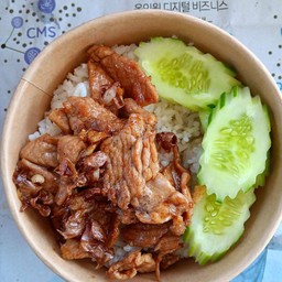 ข้าวหมูกระเทียม