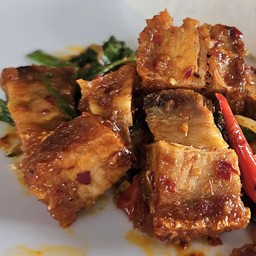 หมูกรอบผัดพริกเผา