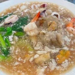 ลาดหน้าทะเล๊ทะเล