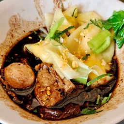 เกี๊ยวหมูเด้งน้ำตกเนื้อ