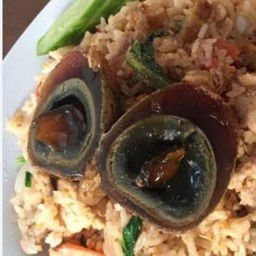 ข้าวผัดไข่เยี่ยวม้า