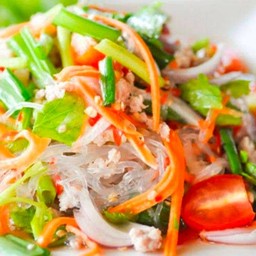 ยำวุ้นเส้นหมูสับ