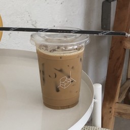 ชานม Snug (ชาไทยไม่ส้ม)