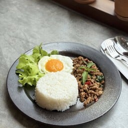 ข้าวกะเพราหมูสับ+ไข่ดาว