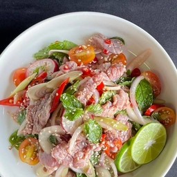 ยำเนื้อ l Rare Beef with Lime