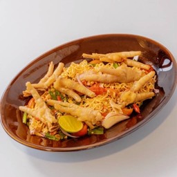 ตำมาม่าปลาร้า (ตีนไก่)