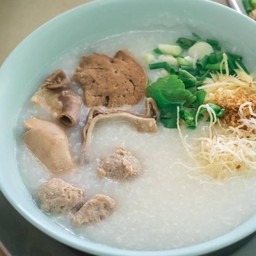 โจ๊กหมูสับ+เครื่องใน