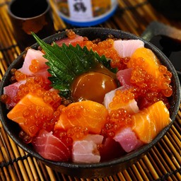 ข้าวหน้าปลาดิบรวม