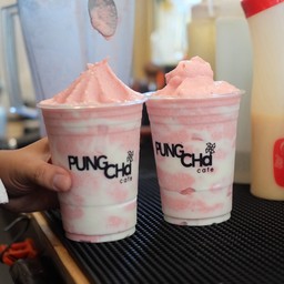 สตอเบอรี่โยเกิร์ตปั่น