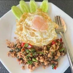 กระเพราะหมูสับแบบฉ่ำๆราดข้าว