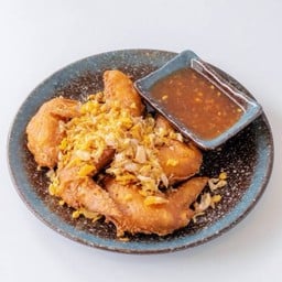 ปีกไก่ทอดแดงอ่องต่อง