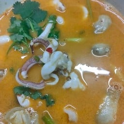 ต้มยำปลาหมึกน้ำใส