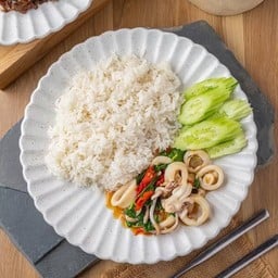 ข้าวกะเพราปลาหมึก