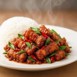 ข้าวหมูกรอบคั่วกะปิ