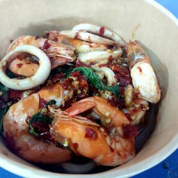 ข้าวกระเพรารวมมิตร ไข่ดาว