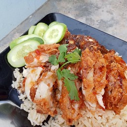 ข้าวมันไก่ต้มผสมทอด พิเศษ