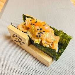 Spicy Salmon Hand roll