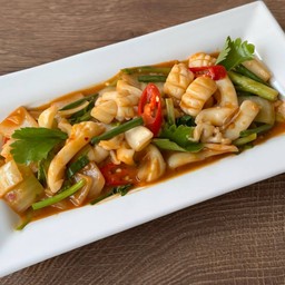 ปลาหมึกผัดไข่เค็ม