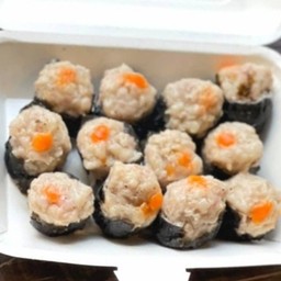 ขนมจีบสาหร่ายห่อหมู