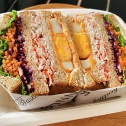 อุ้ยอ้ายโตเกียว&แซนวิชไส้ทะลัก (Tokyo Sandwich)