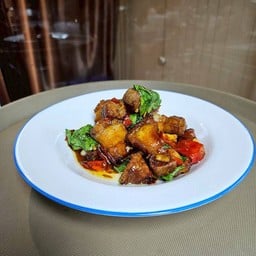 ผัดกะเพราหมูกรอบ