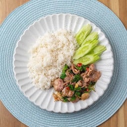 ข้าวราดกะเพราเนื้อ