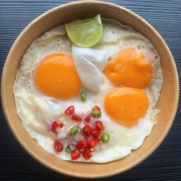 ข้าวไข่ดาวพริก+มะนาว 3 ฟอง