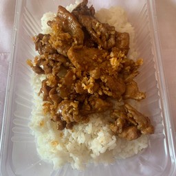 ข้าวหมูกระเทียม