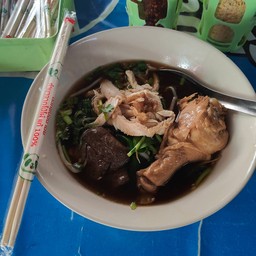 ก๋วยเตี๋ยวไก่ตุ๋นเจ้าเก่าเซนต์หลุยส์
