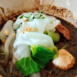 ใหญ่หมูน้ำตก ทุกอย่าง